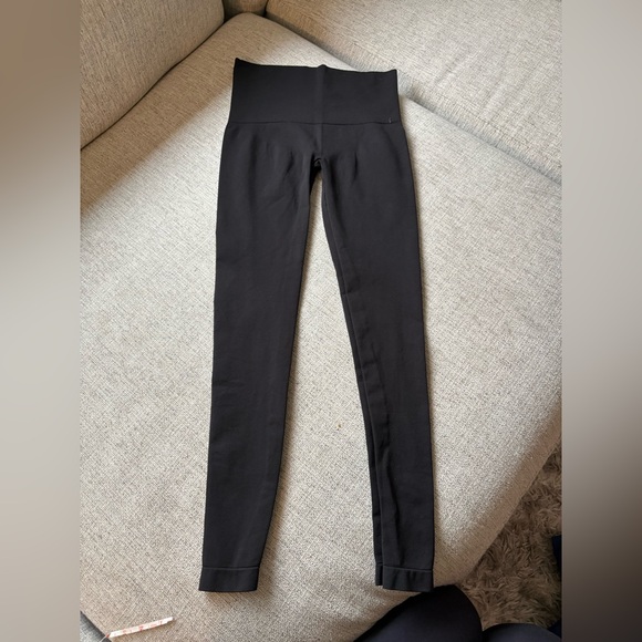 Spanx Love Your Assets High Waist Leggings - Picture 2 of 8